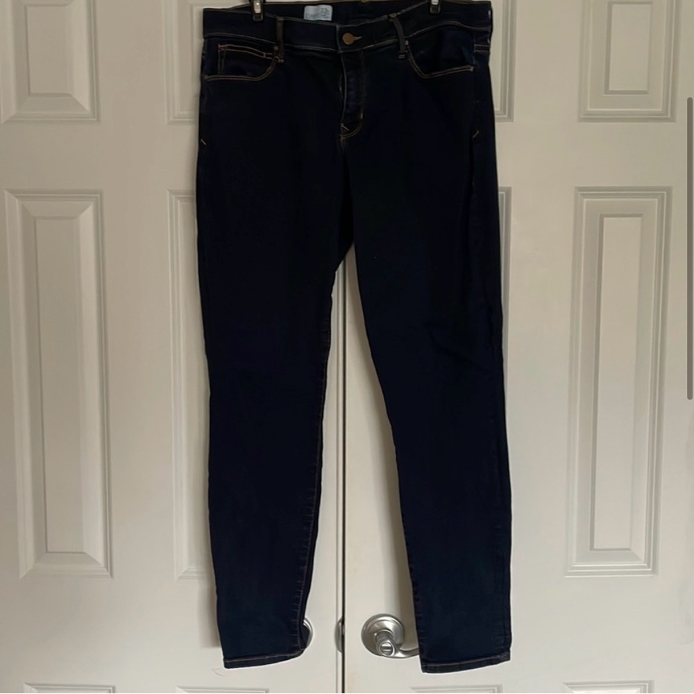 GAP 1969 legging jean dark wash 
Women’s size 33R, US size 16